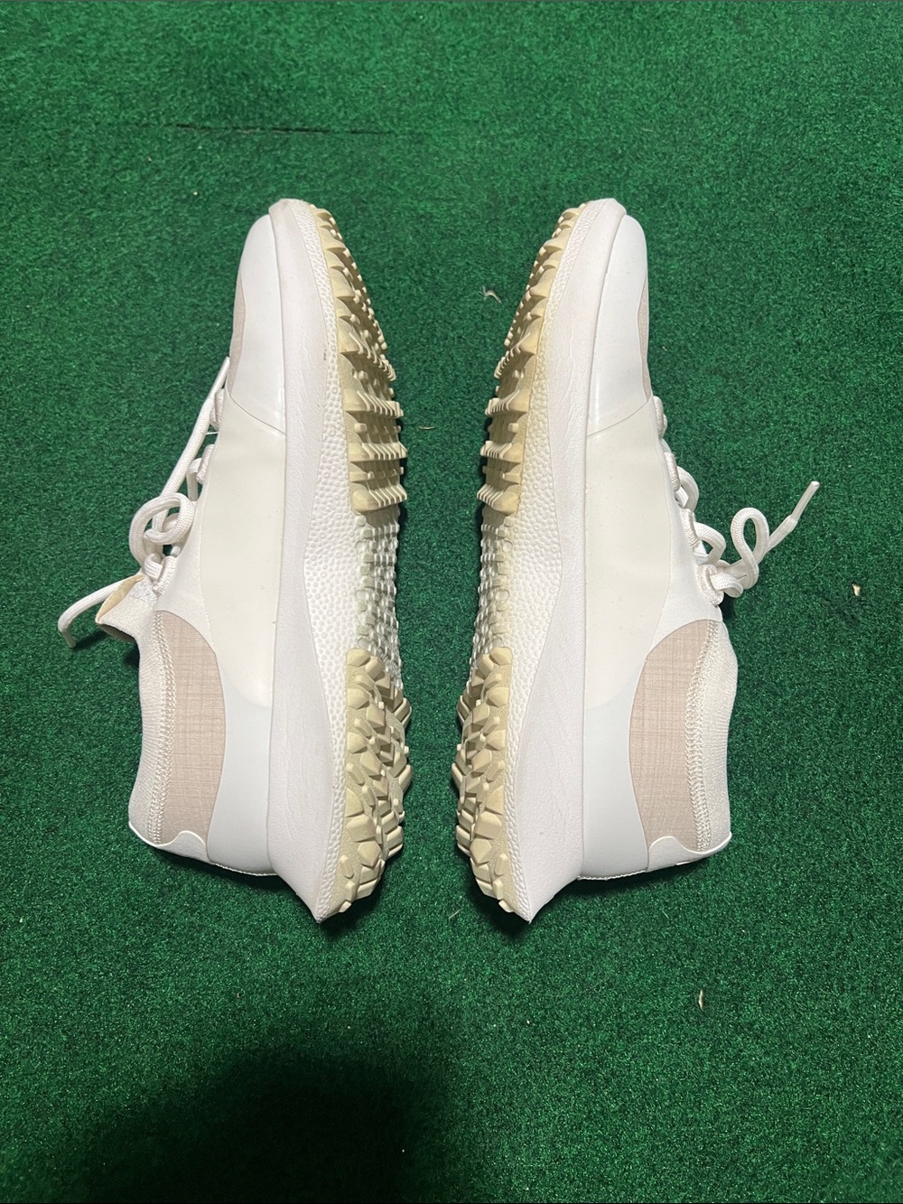 allbirds cream and khaki golf shoes - Picture 5 of 6